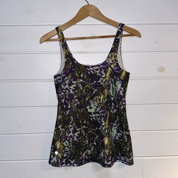 Lululemon RARE Amala Multicolor Floral Tank Built-In Bra Medium Support Sz 8 C/D - Picture 4 of 9